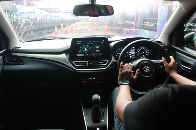 Test Drive Mobil Suzuki di IIMS 2025