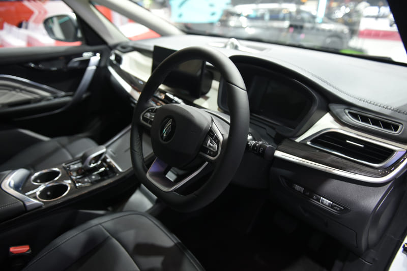 Interior Aletra L8 EV