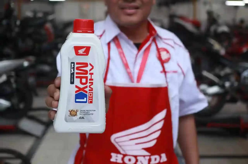 Oli Motor Honda