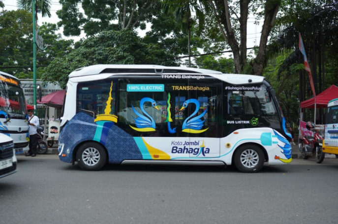 Bus dan Angkot Listrik Jambi