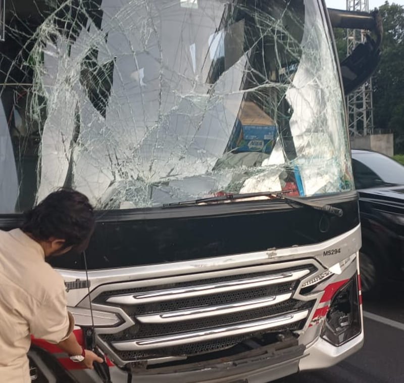 Jaga Jarak saat Berkendara