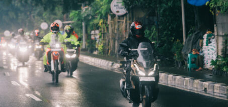 Touring saat Musim Hujan