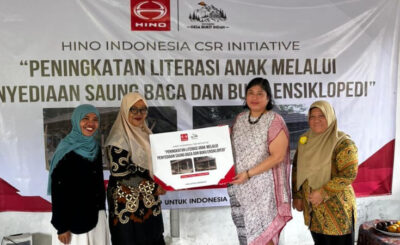 CSR Hino Pembangunan Saung Baca
