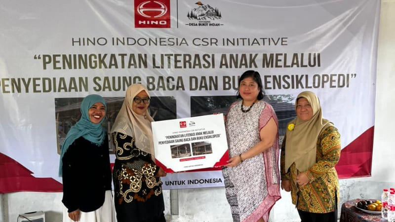 CSR Hino Pembangunan Saung Baca