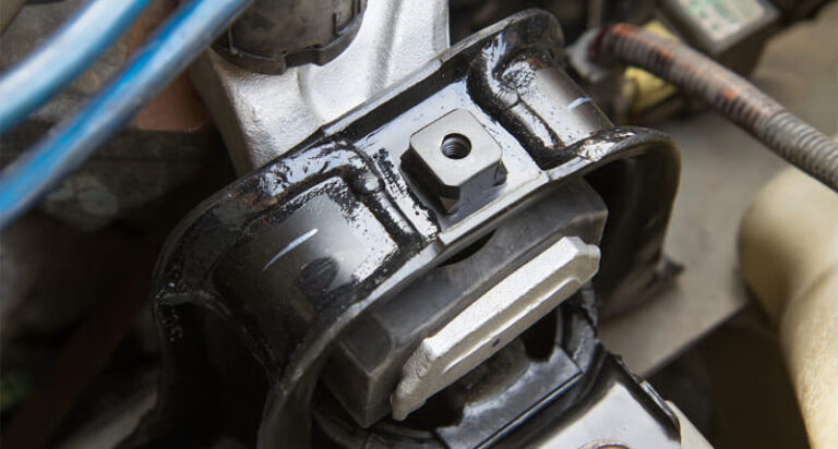 Engine Mounting Mobil Rusak? Ini Penyebab, Ciri-Ciri, dan Waktu yang ...