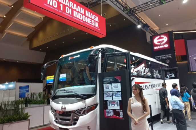 Hino Bus 136 MDBL 4x4