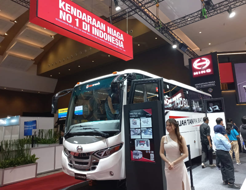 Hino Bus 136 MDBL 4x4