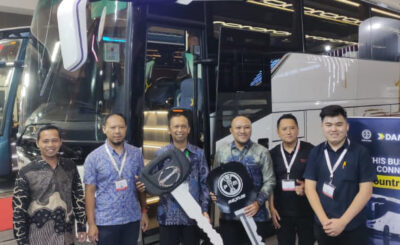 DAMRI Hino