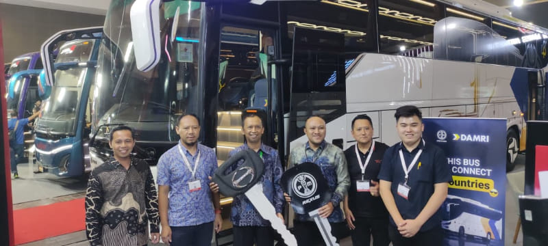 DAMRI Hino