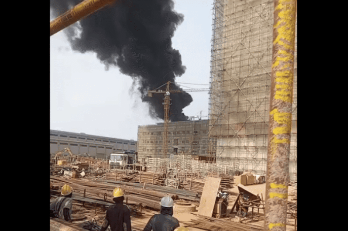 pabrik BYD terbakar