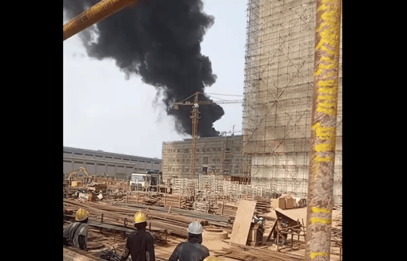 pabrik BYD terbakar