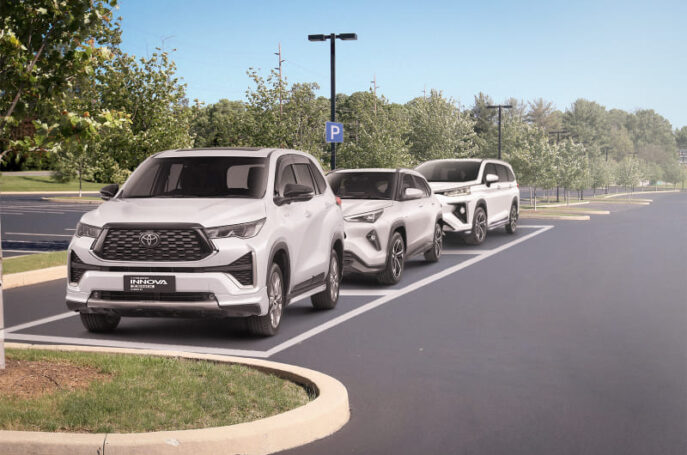 Parkir Paralel Mobil Hybrid Toyota