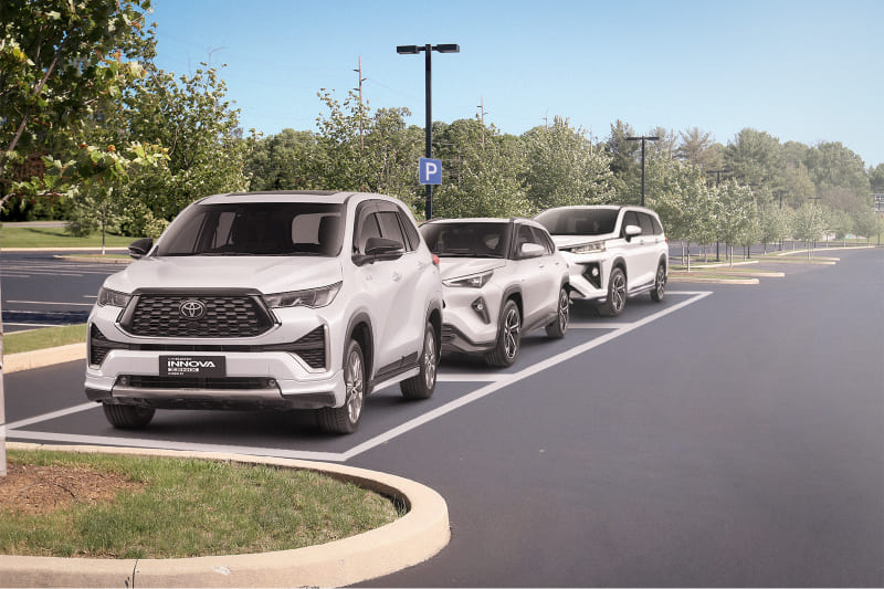 Parkir Paralel Mobil Hybrid Toyota