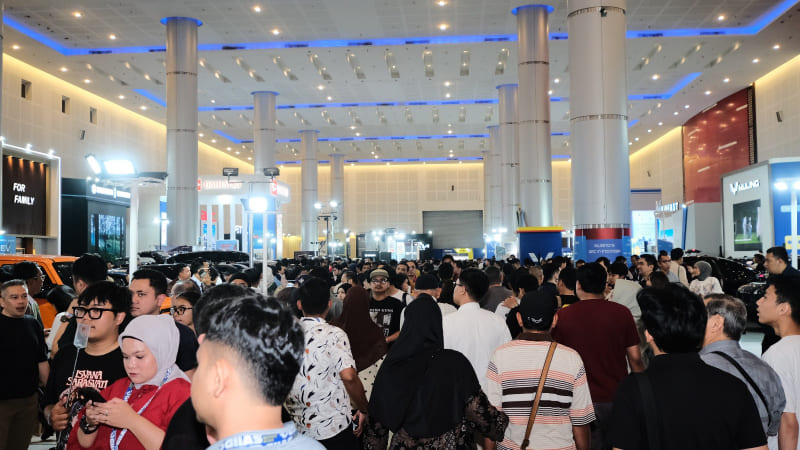 Pengunjung GIIAS Surabaya 2026