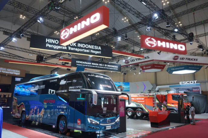 Logo Baru Hino