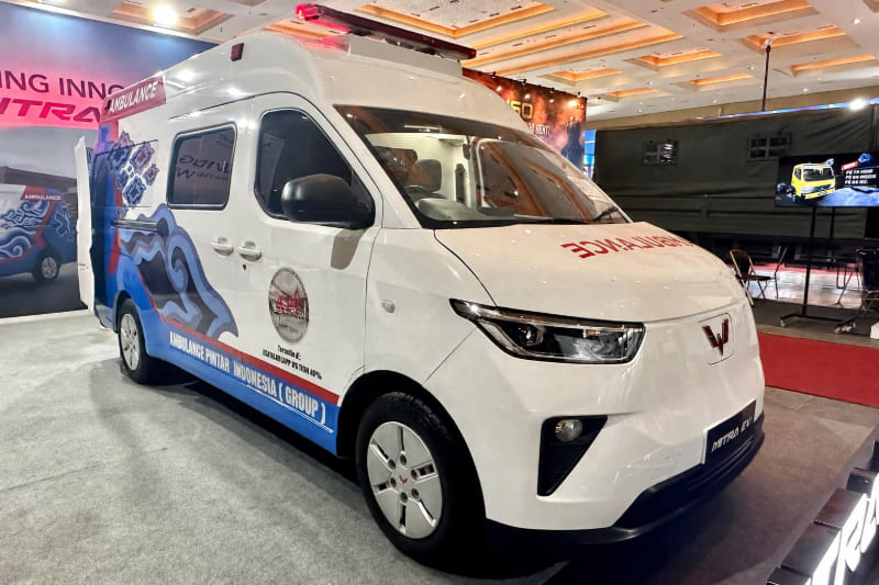 Wuling Mitra EV Ambulans