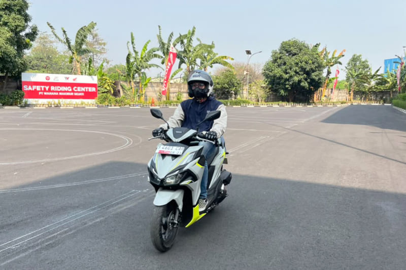 Tips Aman Naik Motor