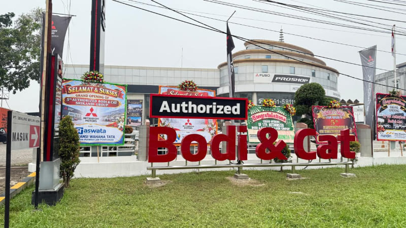 Bodi & Cat Mitsubishi Pontianak