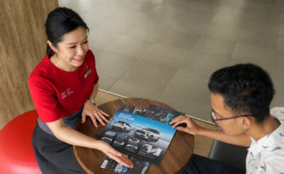Membeli Mobil Hybrid Toyota